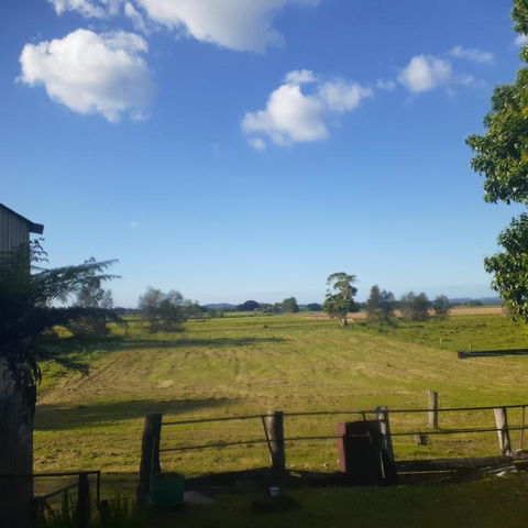 QUIET PROPERTY BY THE RIVER - Accommodation Gladstone 1