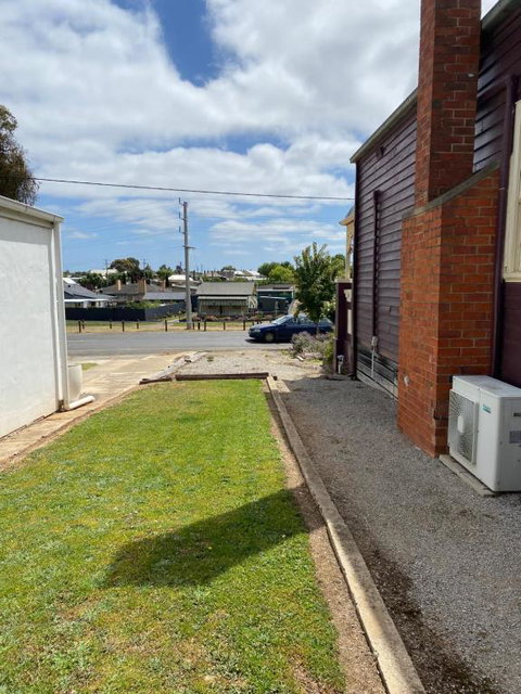 R&R Blue Diamond Luxury Studio Maryborough, Vic - Accommodation Gladstone 3