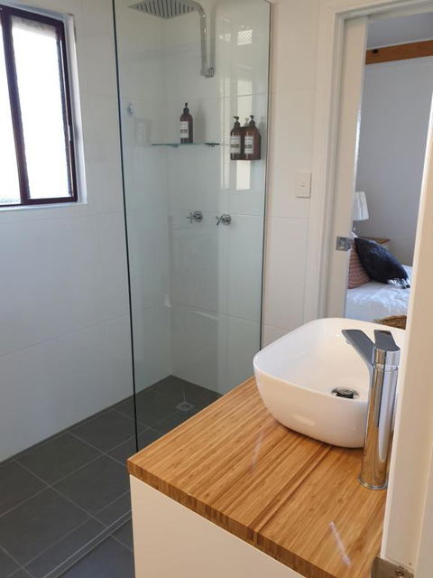 R & R On The Ravine - Accommodation Gladstone 3