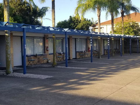Raceways Motel - Accommodation Gladstone 0