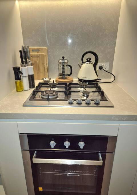 Radiance Residence RnR - Accommodation Gladstone 2