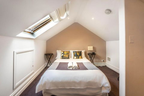 Raffless - Accommodation Gladstone 0