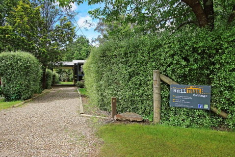 Rail Trail Cottage - Bright - Accommodation Gladstone 1
