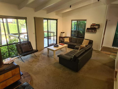 Rail Trail Cottage - Bright - Accommodation Gladstone 3