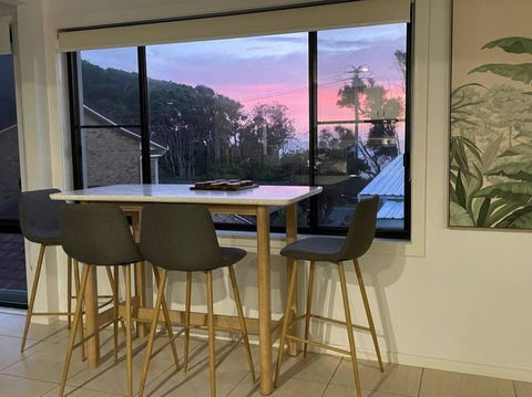 Rainbow Beachhouse - Deluxe, Pristine Location - Accommodation Gladstone 1