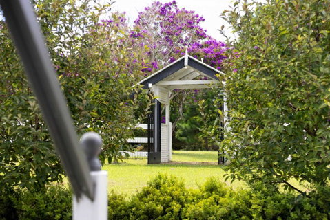 Rambling Roses - Accommodation Gladstone 1