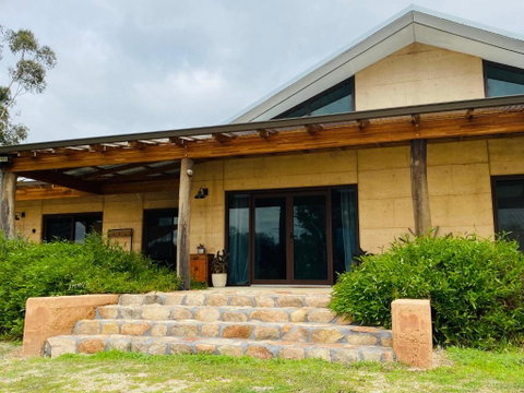 Rammed Earth Retreat - Accommodation Gladstone 0