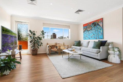 Randwick L 3 Bedroom Apartment + Parking - Accommodation Gladstone 0