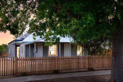 Readers Rest - Accommodation Gladstone 0