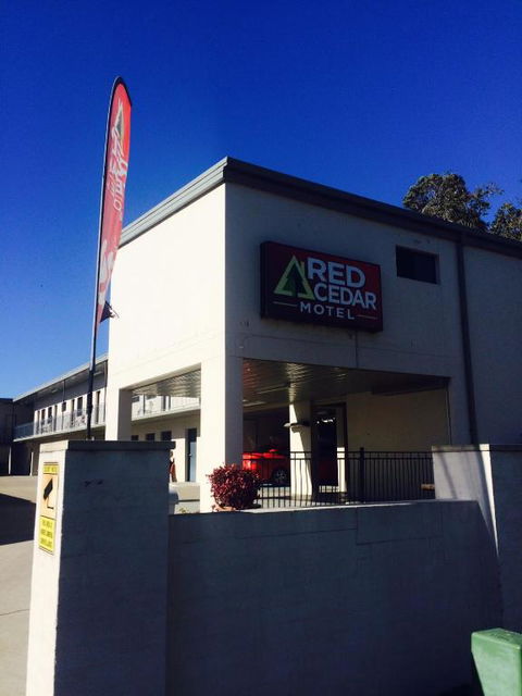 Red Cedar Motel - Accommodation Gladstone 0