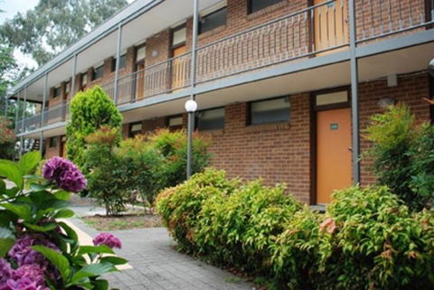 Red Cedars Motel - Accommodation Gladstone 0