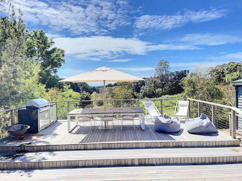 Red Hill Lane 5BedroomVineyard&RuralValleyViews - Accommodation Gladstone 0