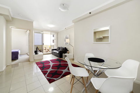 Astra Apartments Sydney - Kent Street - Accommodation Gladstone 1