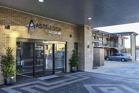Astro Dish Motor Inn - Accommodation Gladstone 0