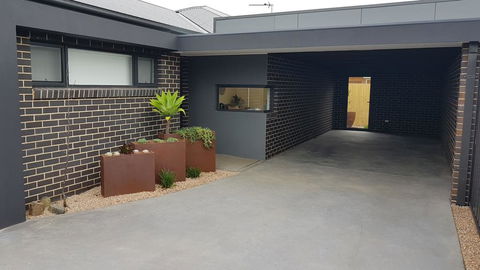 At Home Apartments - Accommodation Gladstone 0