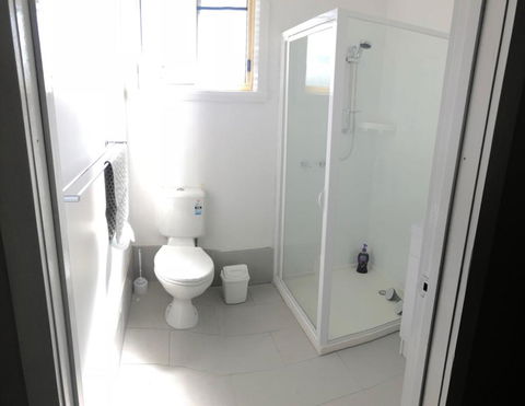 At HOME On HOLMES - Accommodation Gladstone 2