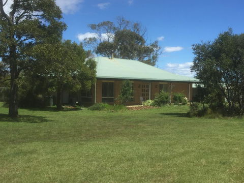 At HOME On HOLMES - Accommodation Gladstone 0