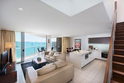 At Marina Shores - Accommodation Gladstone 1