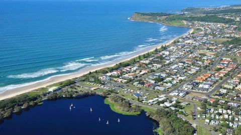 At The Beach - Lennox Head - Accommodation Gladstone 2