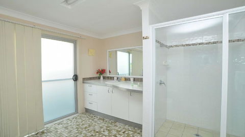 At The Beach - Lennox Head - Accommodation Gladstone 1