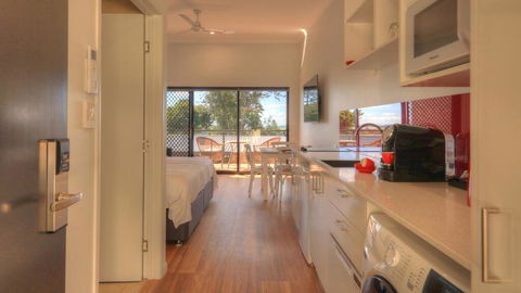 Atherton Motel - Accommodation Gladstone 2