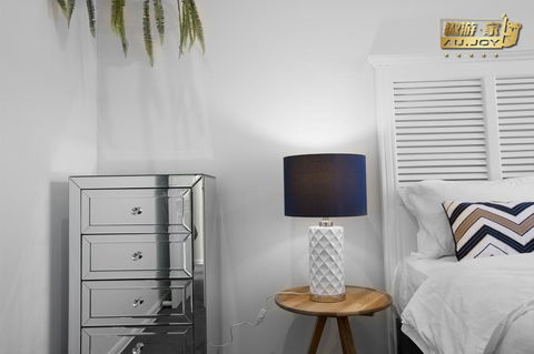 AU.JOY 3 Bed Townhouse Burwood 3 - Accommodation Gladstone 1