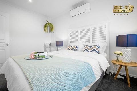 AU.JOY 3 Bed Townhouse Burwood 3 - Accommodation Gladstone 2
