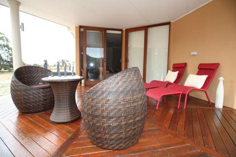 Aurora Cottages Bush Retreat - Accommodation Gladstone 1