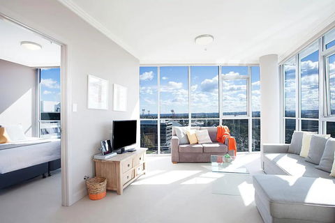 Australia Towers ShortOzstay - Accommodation Gladstone 0