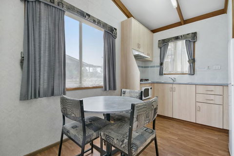 Australian Community Villages - Accommodation Gladstone 2
