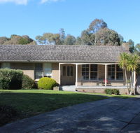 Australian Home Away  Doncaster Grange Park - Accommodation Gladstone