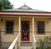Autumn Affair Cottage 5 - Accommodation Gladstone