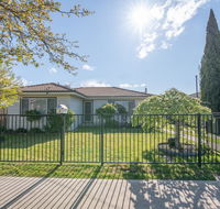 Autumn St - Trendy East Orange - Near CBD - Accommodation Gladstone