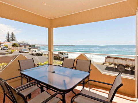 Avalon 2- Uninterrupted Views- Almost On The Beach! - Accommodation Gladstone 0