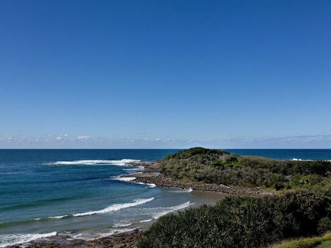 Avalon 2- Uninterrupted Views- Almost On The Beach! - Accommodation Gladstone 1