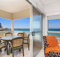 Avalon 3 - views to die for - across the road from convent beach - Accommodation Gladstone