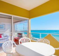 Avalon 4 - right across the road from convent beach - uninterrupted views - Accommodation Gladstone