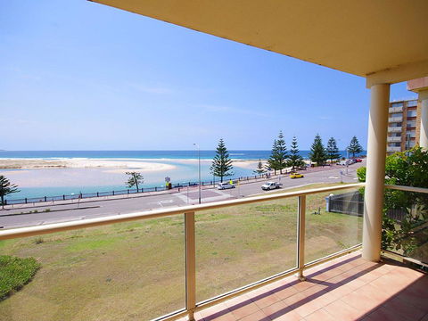 Avilla Court 2 - Accommodation Gladstone 0