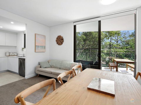 Avoca Beach Pad- 210/14-18 Cape Three Points Rd - Accommodation Gladstone 2
