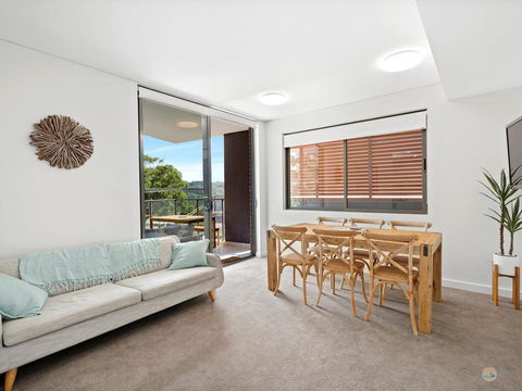 Avoca Beach Pad- 210/14-18 Cape Three Points Rd - Accommodation Gladstone 3
