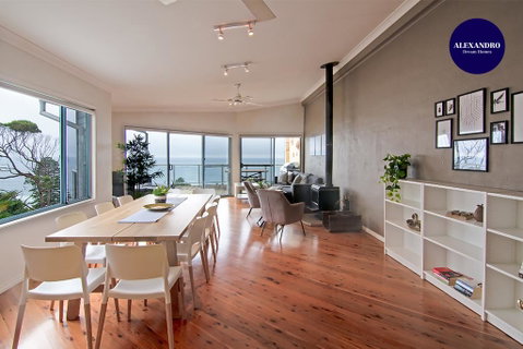 Avoca Heights House /// 4 BDR 2.5 BTH // Direct Ocean Views - Accommodation Gladstone 2