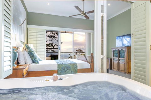 Avocado Sunset Bed & Breakfast - Accommodation Gladstone 0