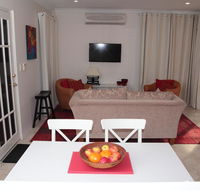 Azalea Villa - Close to the City of Perth - Accommodation Gladstone