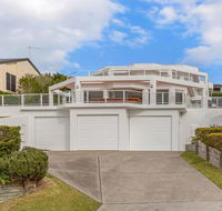 Azur 1 - South One Mile Beach - Accommodation Gladstone