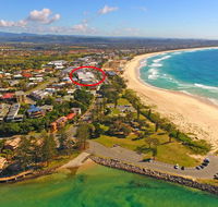 Azura Ocean View Holiday Apartment - Accommodation Gladstone