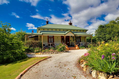 B & B At Winterbrook - Accommodation Gladstone 0