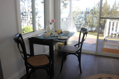 B & B On The Water - Accommodation Gladstone 2