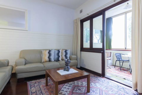 B2 Broadway Abode Close To Swan River, UWA & Hospitals - Accommodation Gladstone 2