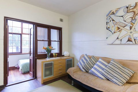 B3 Walk To UWA, Swan River On The Nedlands Border - Accommodation Gladstone 3