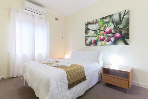 B5 Close To Nedlands, Cafes, Swan River, SCGH & UWA - Accommodation Gladstone 1